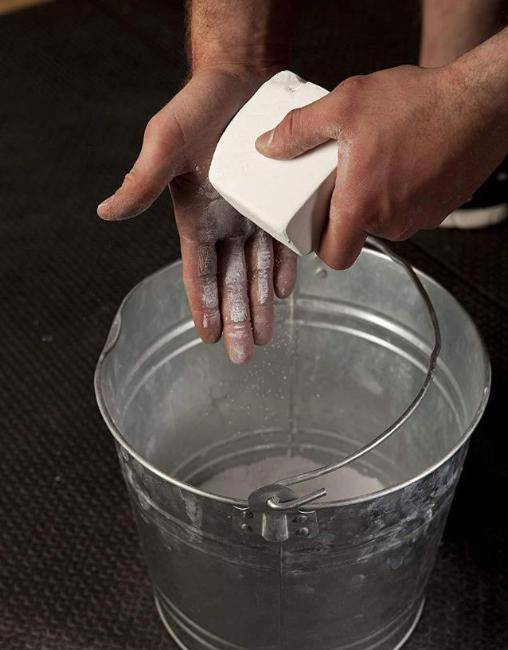 Premium Magnesium Block Chalk – Lab‑tested. Rugged. Ready for real workouts. Rage Fitness