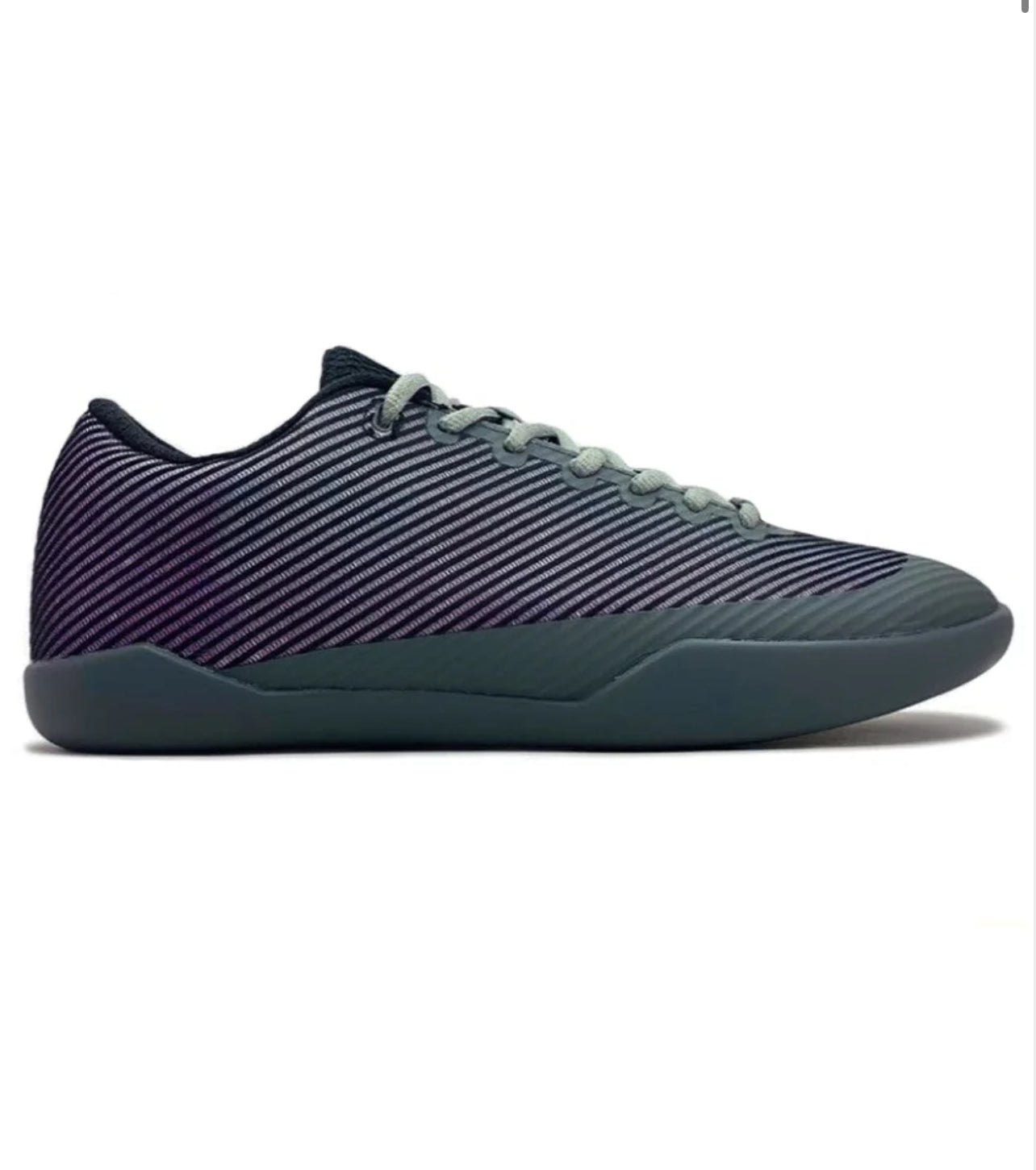 Velaasa Northern Lights: Throwing Shoe