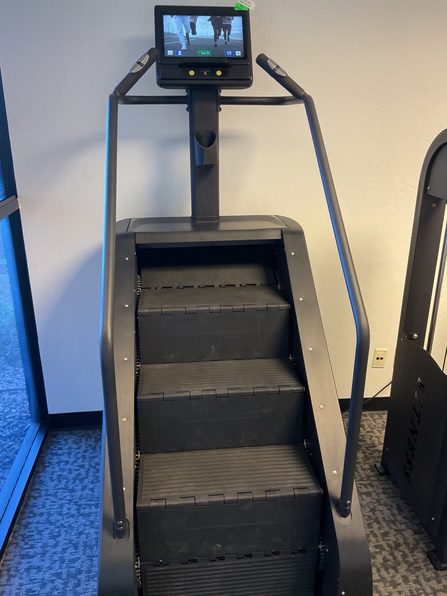 Stepmill Pro (Stairmaster) w/ Revolving Steps and Performance Monitor - SFE - The Track and Field Store