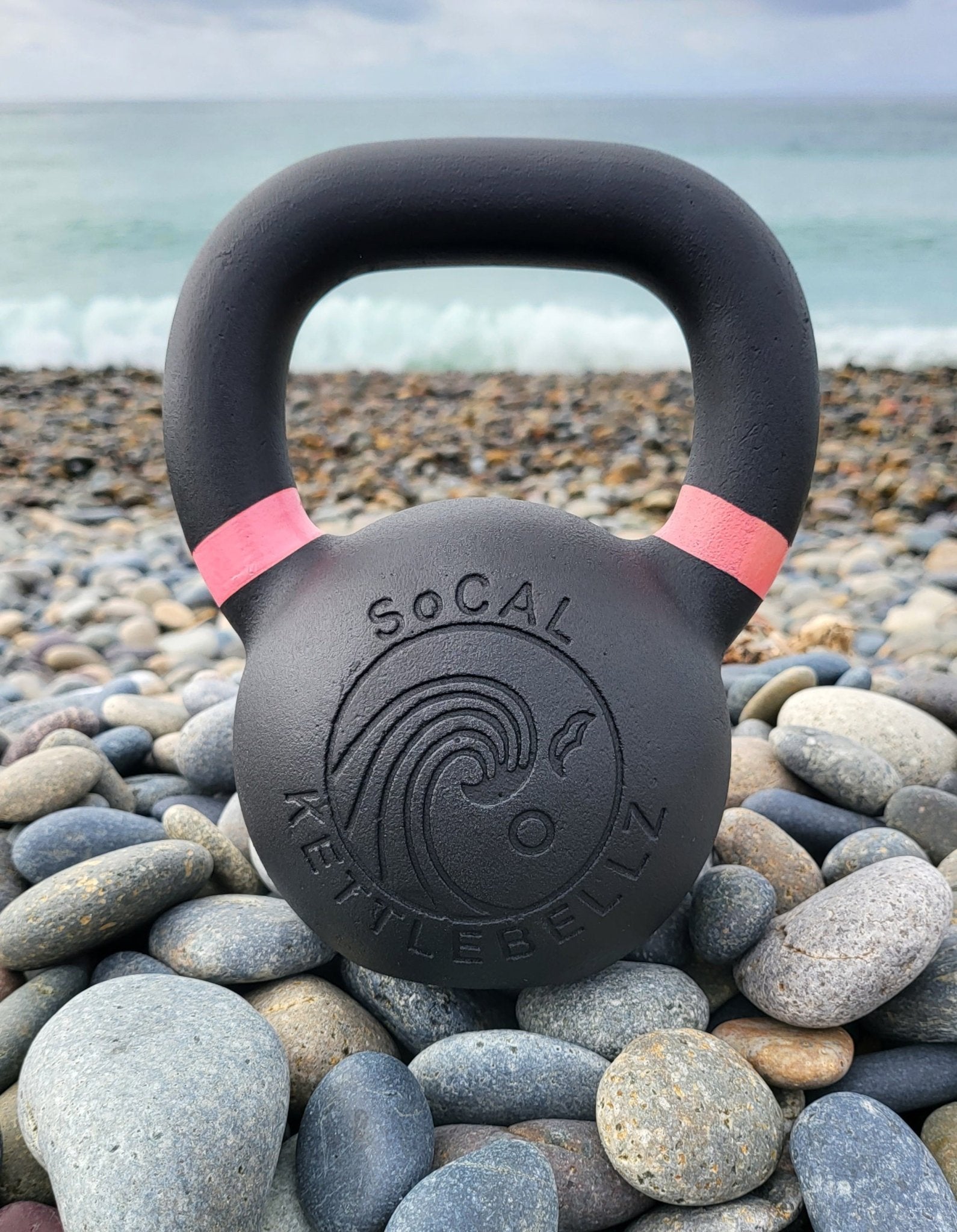 8 kg (18 lb) Powder-Coated Cast-Iron Kettlebell – Black | SoCal Kettlebellz SoCal Kettlebellz