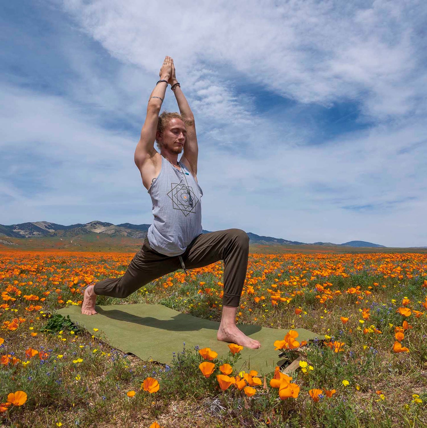 Ultralight 4.0 Folding Travel Yoga Mat - Yogo - The Track and Field Store