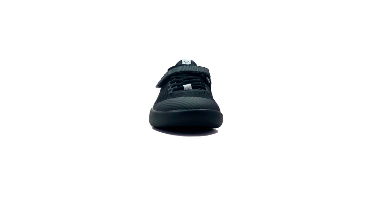 Velaasa Revolution: Throwing Shoe in Black