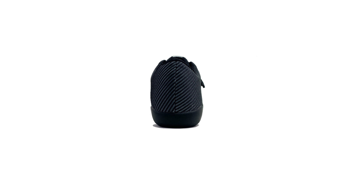 Velaasa Revolution: Throwing Shoe in Black