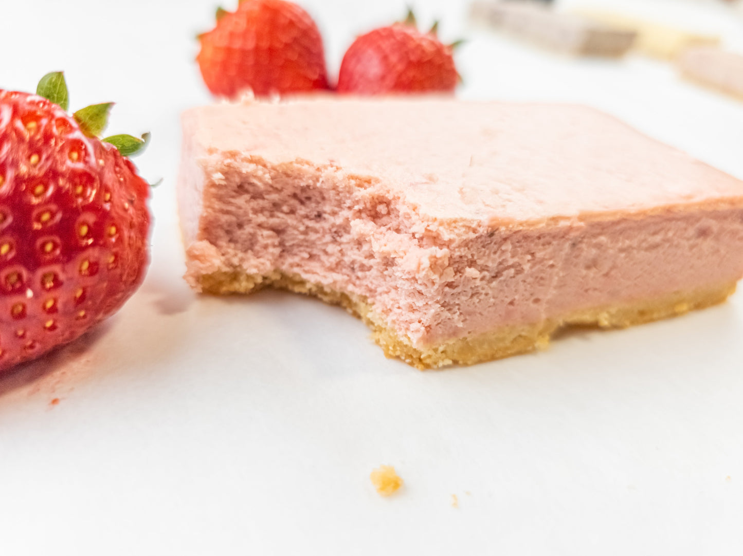Strawberries & Cream Protein Cheesecake, 6-Ct, Low Carb, Gluten-Free, Snack Bar